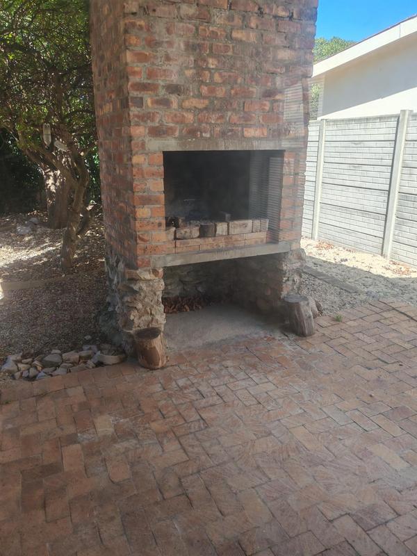 4 Bedroom Property for Sale in Sandbaai Western Cape